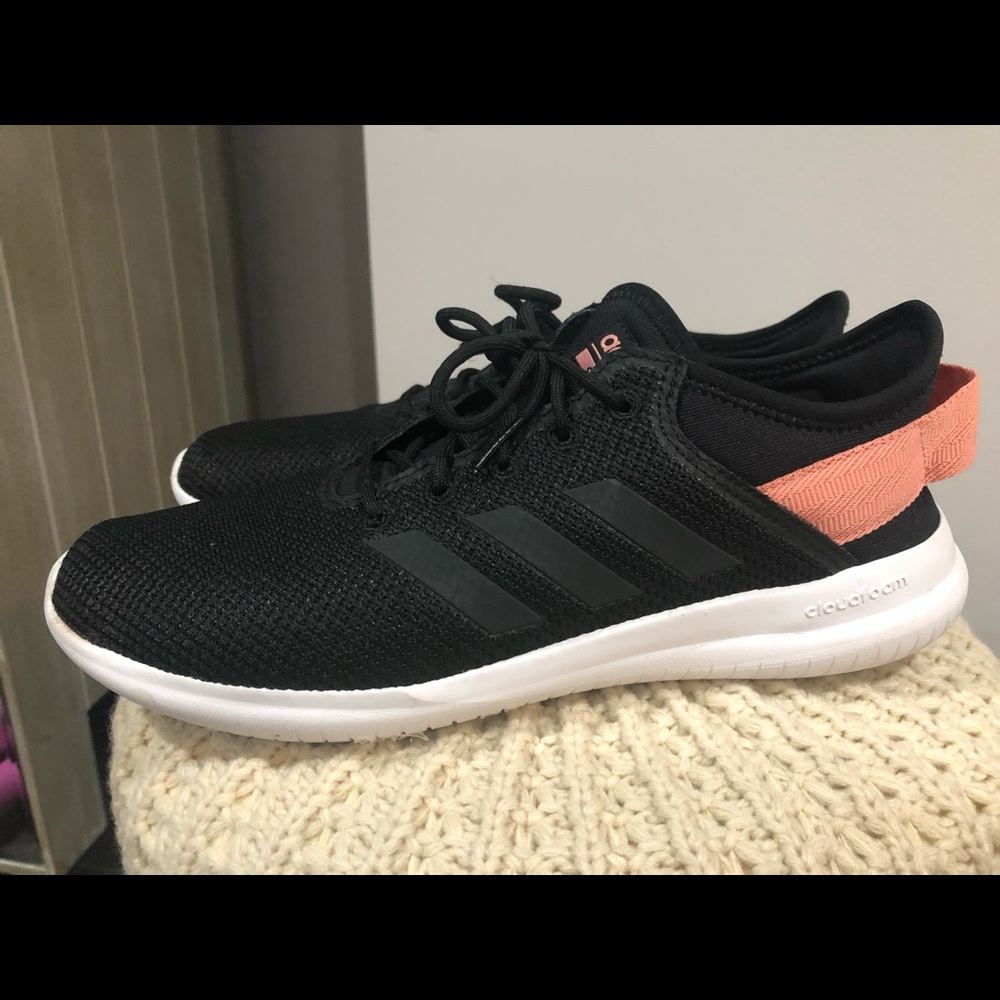 Adidas Cloud Foam Sneakers - Size 9 - Never Worn